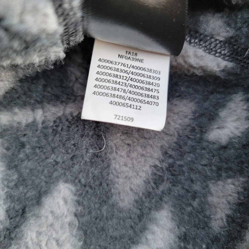 The North Face Novelty Gordon Lyons Quarter Zip Pullover Fleece Aztec Pattern